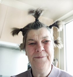 Dorte Eriksen med totter i håret